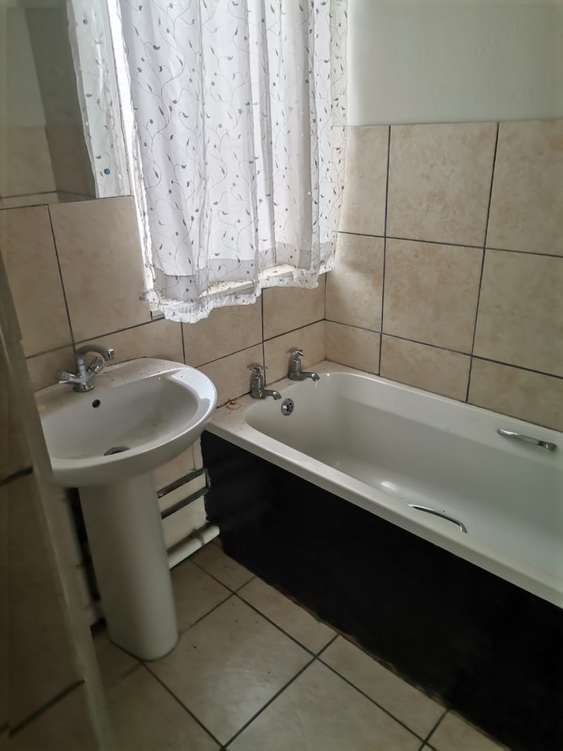 2 Bedroom Property for Sale in Algoa Park Eastern Cape